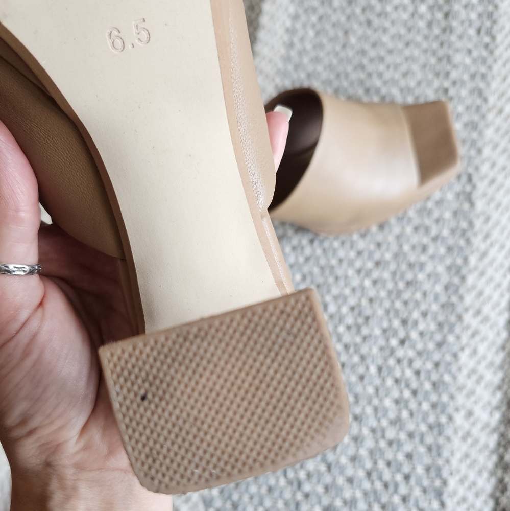 Heels - Picture 4 of 10